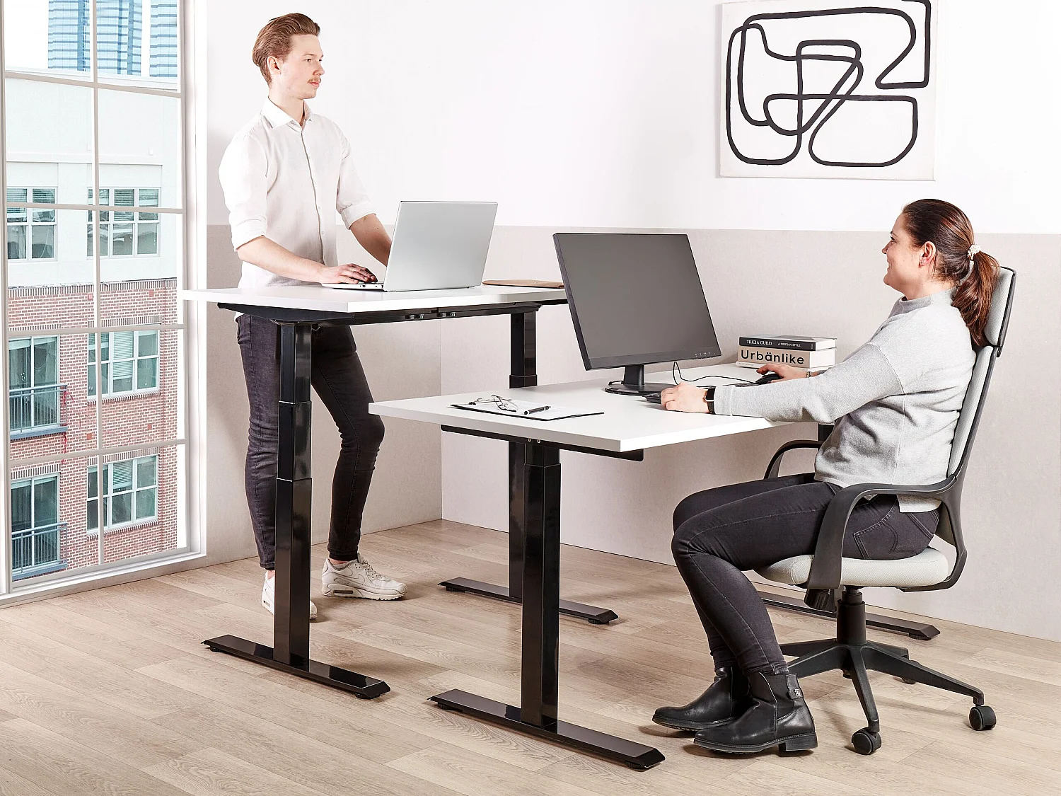 Biurko regulowane elektrycznie 180 x 80 cm biało-czarne DESTINES 2644633