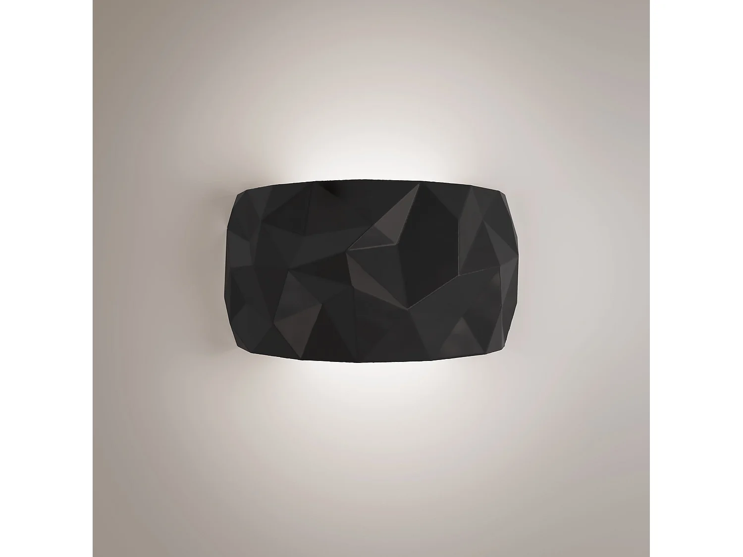 Kątowa czarna ceramiczna lampa ścienna z geometrycznym dyfuzorem pryzmatycznym, ściemnianiem LED i regulowaną temperaturą barwową światła 5012116 - obrazek 1