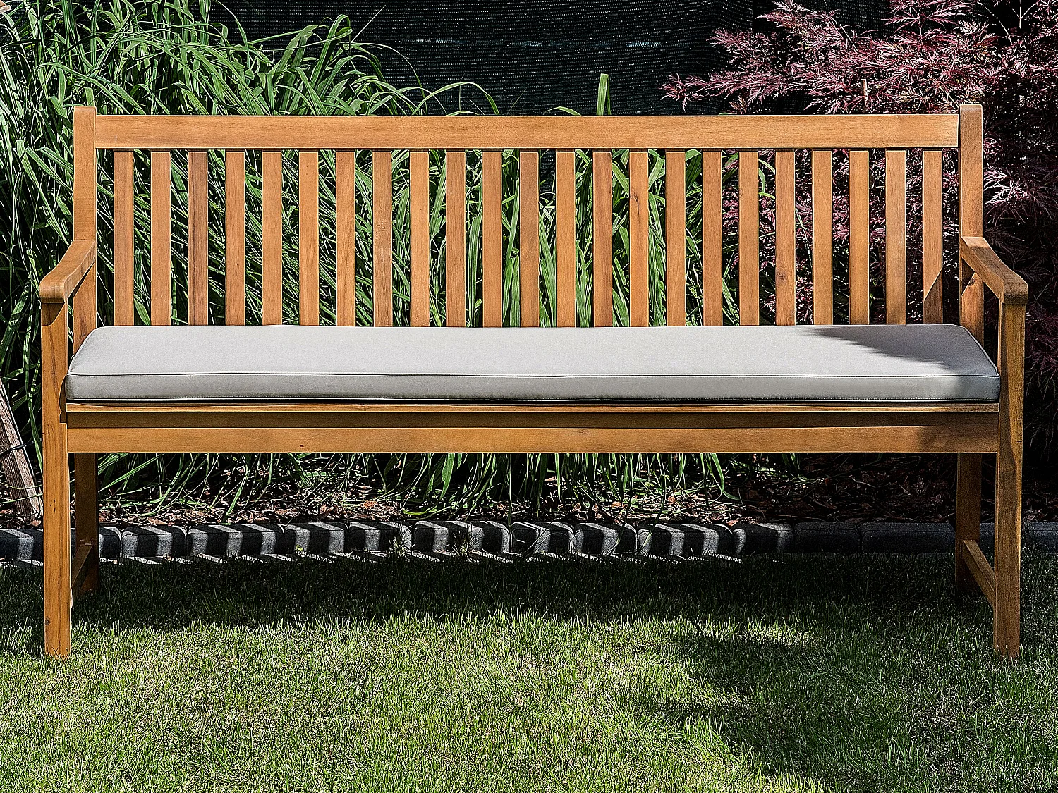 Ławka ogrodowa z poduchą VIVARA 160 cm Certyfikowane drewno akacjowe Beżowy 175195