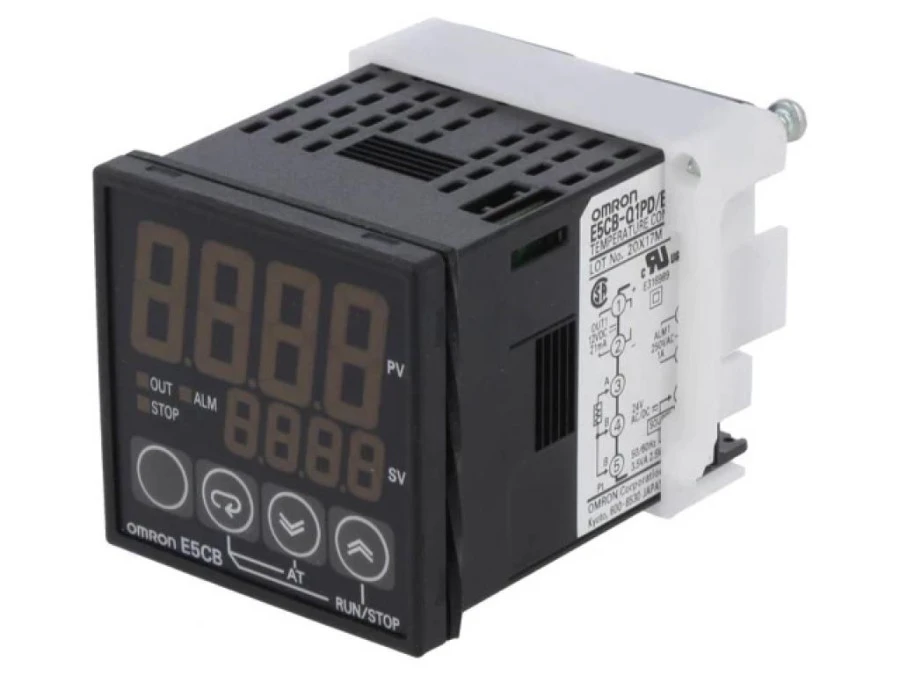 Moduł typu regulator Pt100 temperatury z wyjściami typu SSR i SPST‑NO, montowany na panel E5CB‑Q1PD - obrazek 1