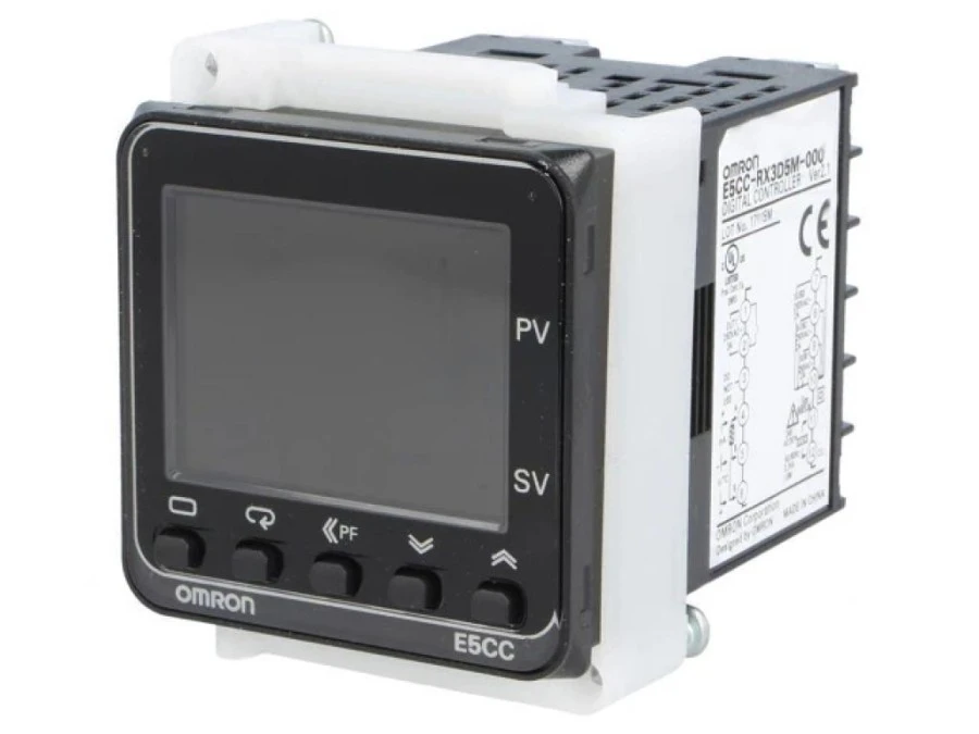Moduł typu regulator temperatury z wyjściami typu SPST‑NO (4), montowany na panel E5CC‑RX3D5M‑000 - obrazek 1